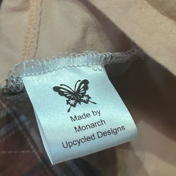 NWT Upcycled Butterfly Flannel Tee Cropped Size Small- Medium - Picture 6 of 6
